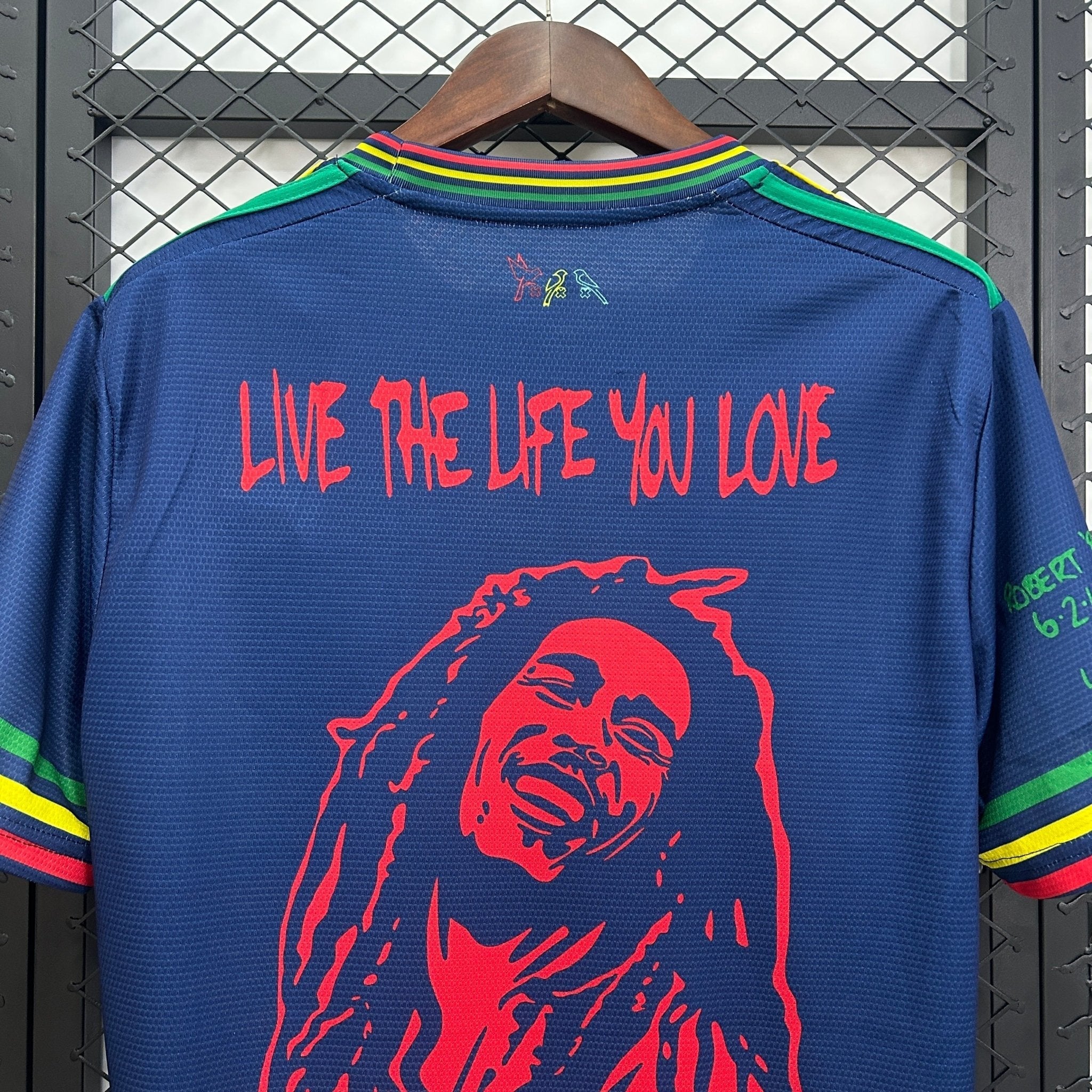 AJAX EQUIPACIÓN ESPECIAL BOB MARLEY III 25/26 HOMBRE Imagen secundaria del producto