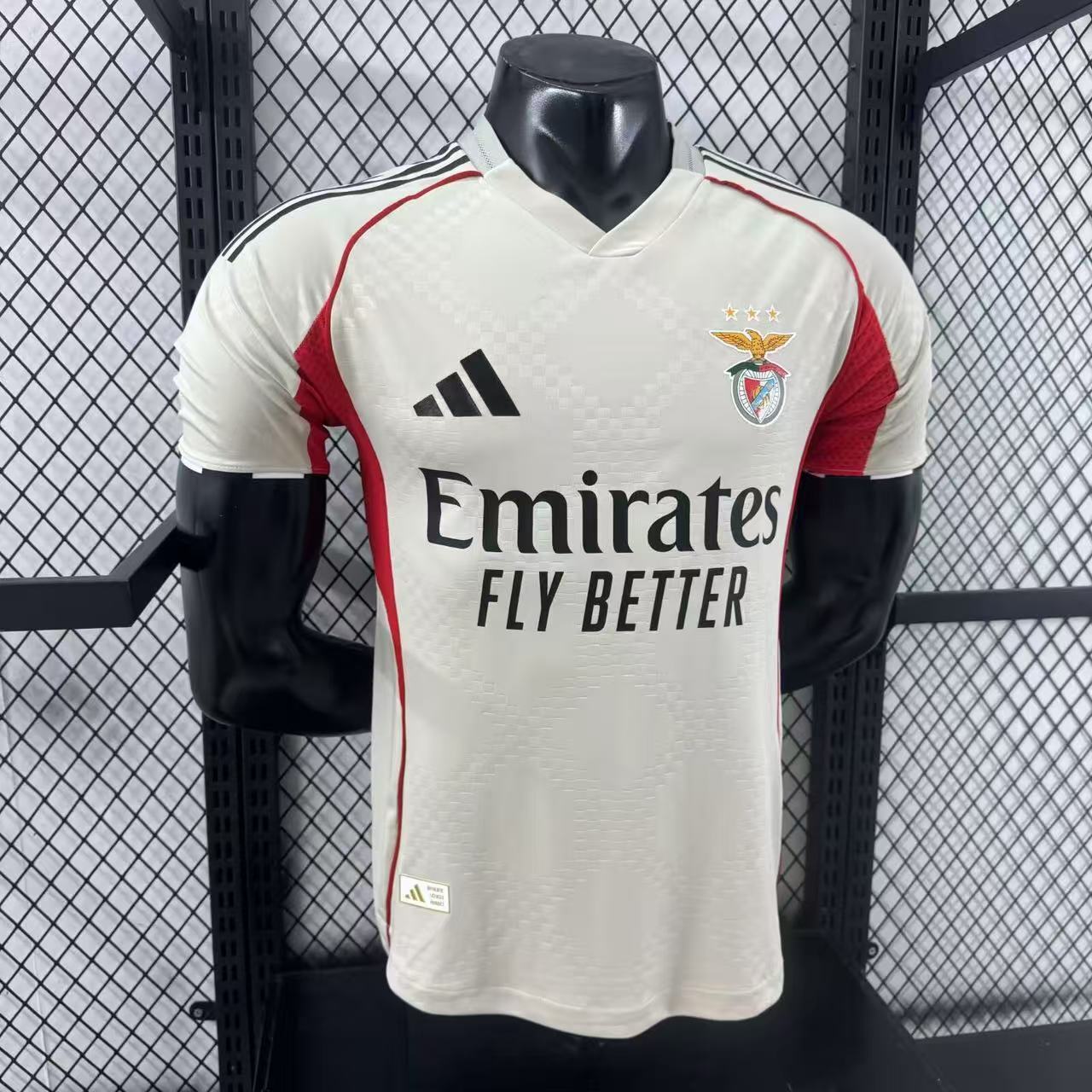 BENFICA SEGUNDA EQUIPACIÓN 25/26 (VERSIÓN JUGADOR) - Bota de Oro Tienda