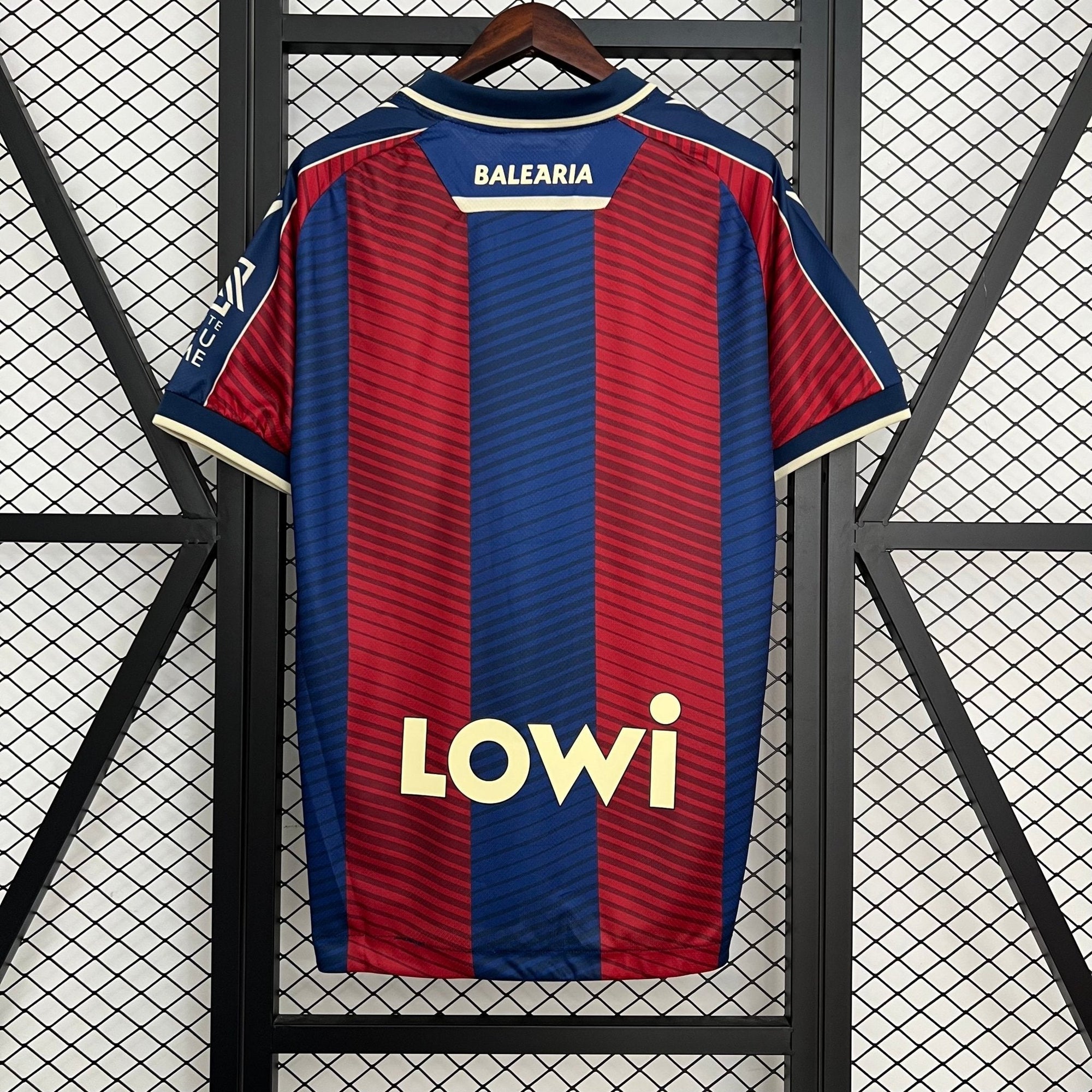 CAMISETA LEVANTE PRIMERA EQUIPACIÓN 25/26 HOMBRE - Bota de Oro Tienda
