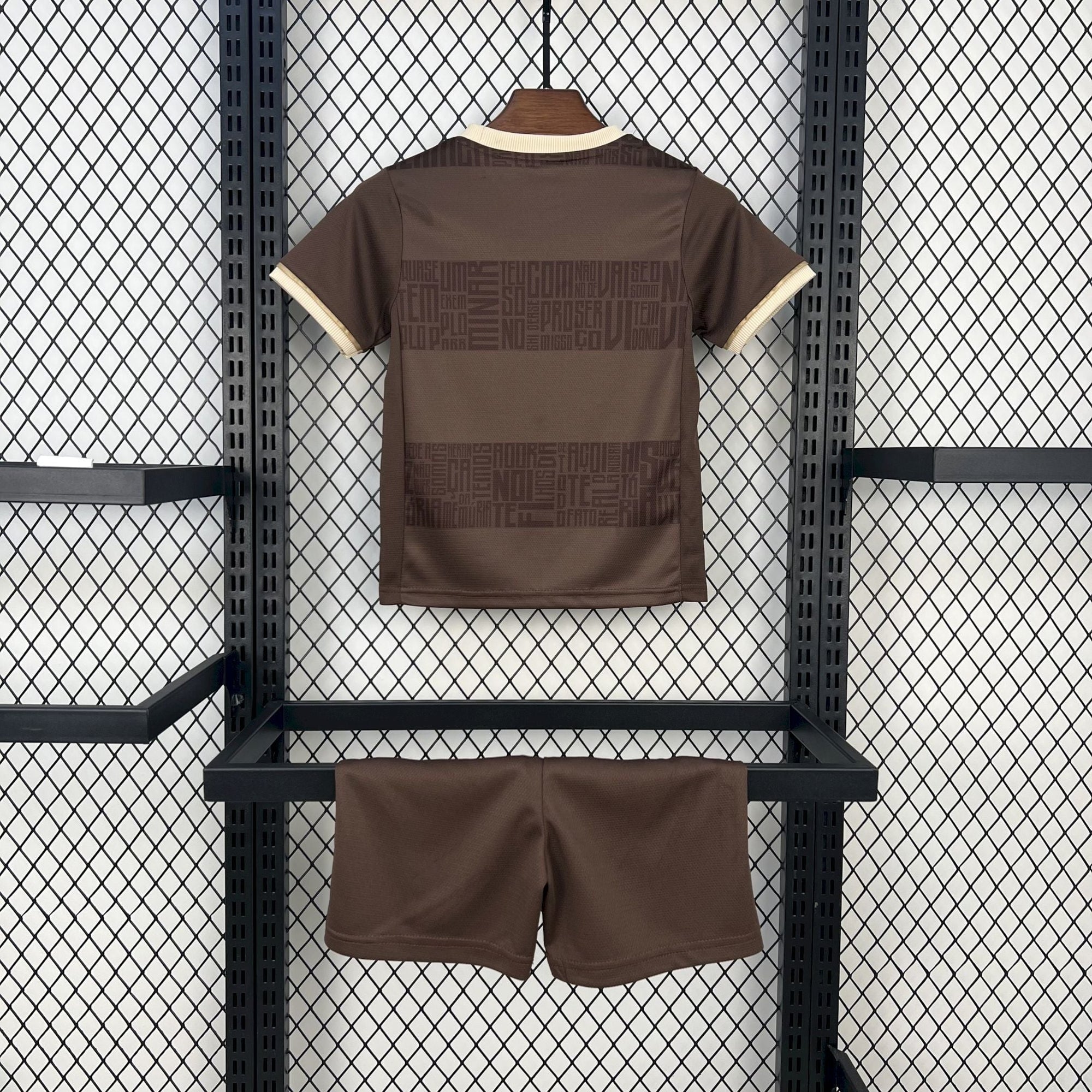 FLAMENGO EQUIPACIÓN NOVIEMBRE NEGRO 24/25 NIÑOS - Bota de Oro Tienda