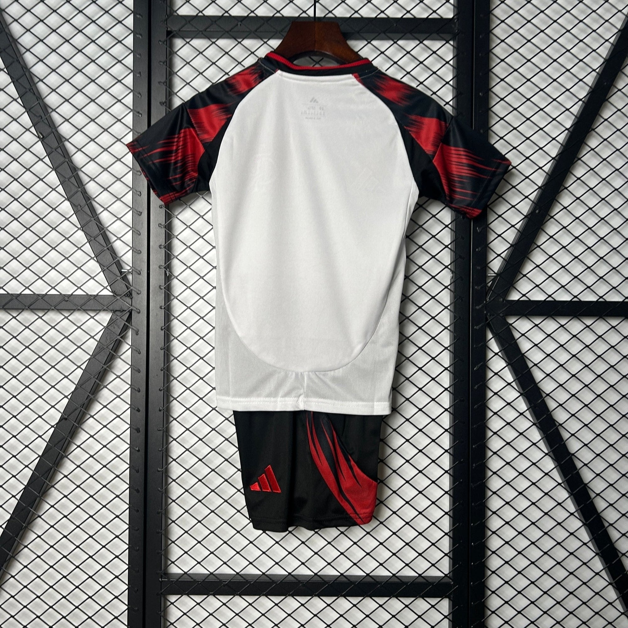 FLAMENGO SEGUNDA EQUIPACIÓN 25/26 NIÑOS - Bota de Oro Tienda