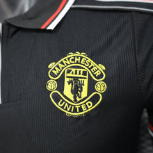 MANCHESTER UNITED EQUIPACIÓN ESPECIAL 25/26 (VERSIÓN JUGADOR) - Bota de Oro Tienda