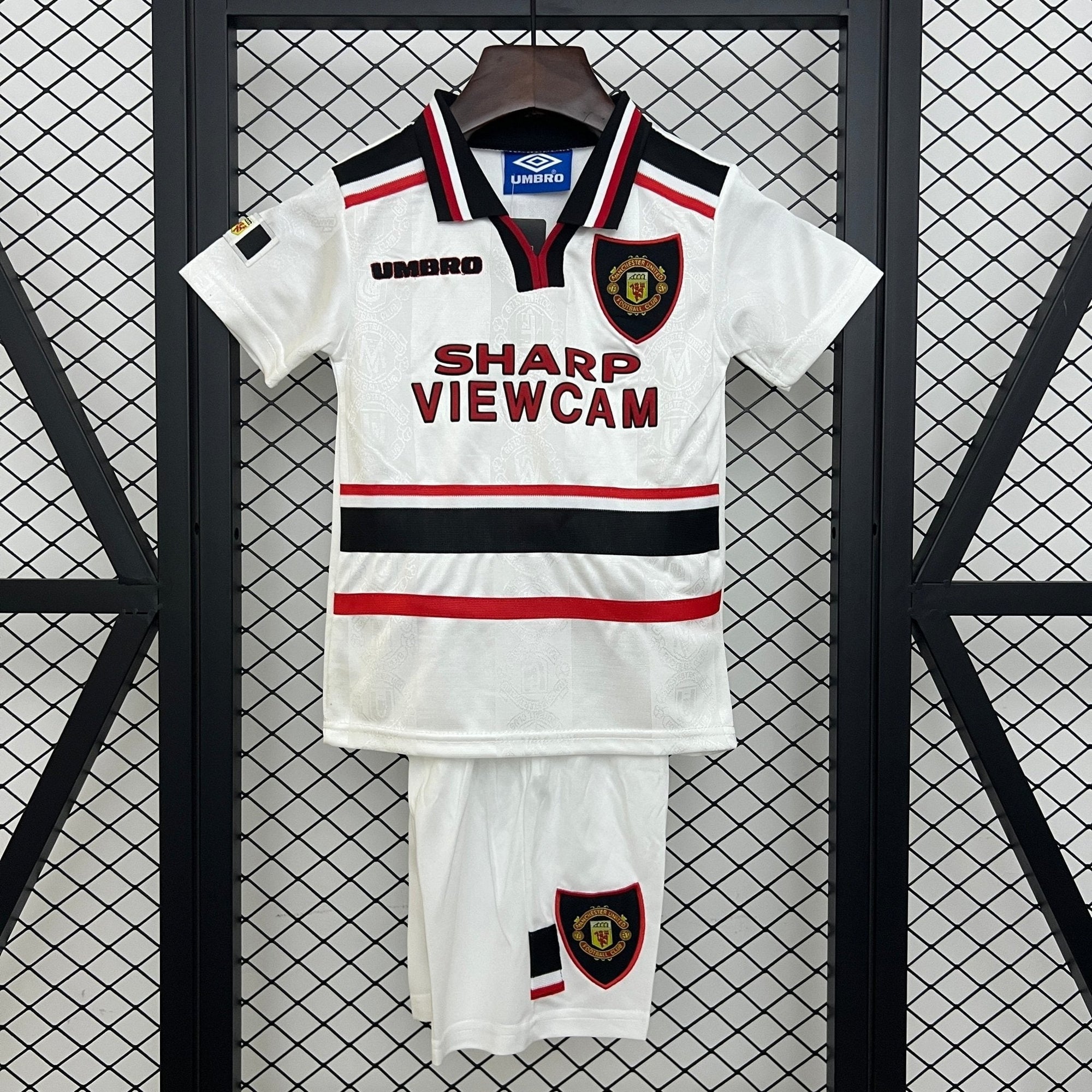 MANCHESTER UNITED SEGUNDA EQUIPACIÓN 97/98 NIÑOS RETRO - Bota de Oro Tienda
