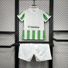 REAL BETIS I 24/25 CONJUNTO INFANTIL (FOREVER GREEN) - Bota de Oro Tienda