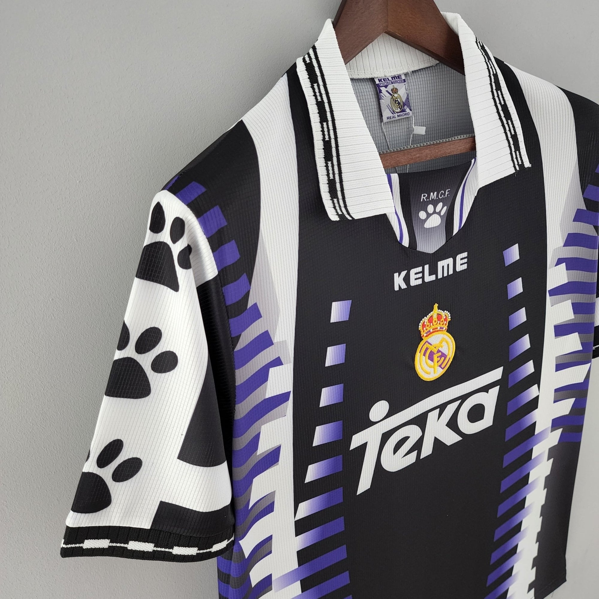 REAL MADRID III 97/98 (RETRO) - Bota de Oro Tienda