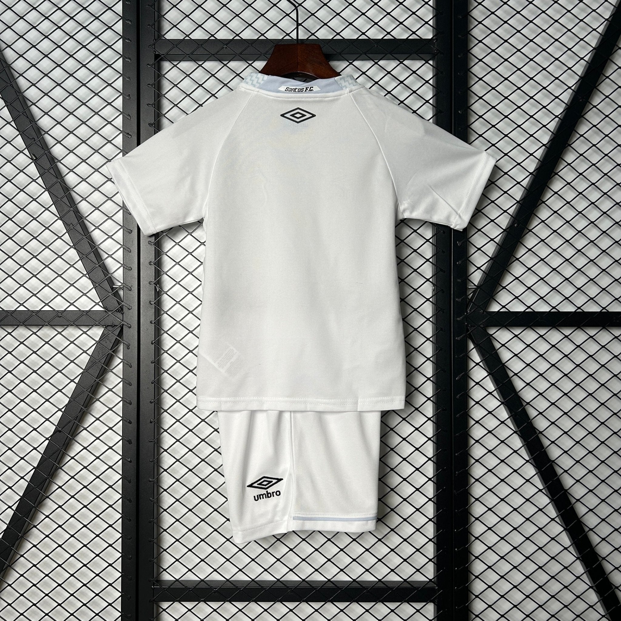 SANTOS PRIMERA EQUIPACIÓN 25/26 NIÑOS - Bota de Oro Tienda