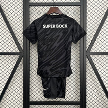 SPORTING LISBOA EQUIPACIÓN PORTERO 25/26 NIÑOS - Bota de Oro Tienda