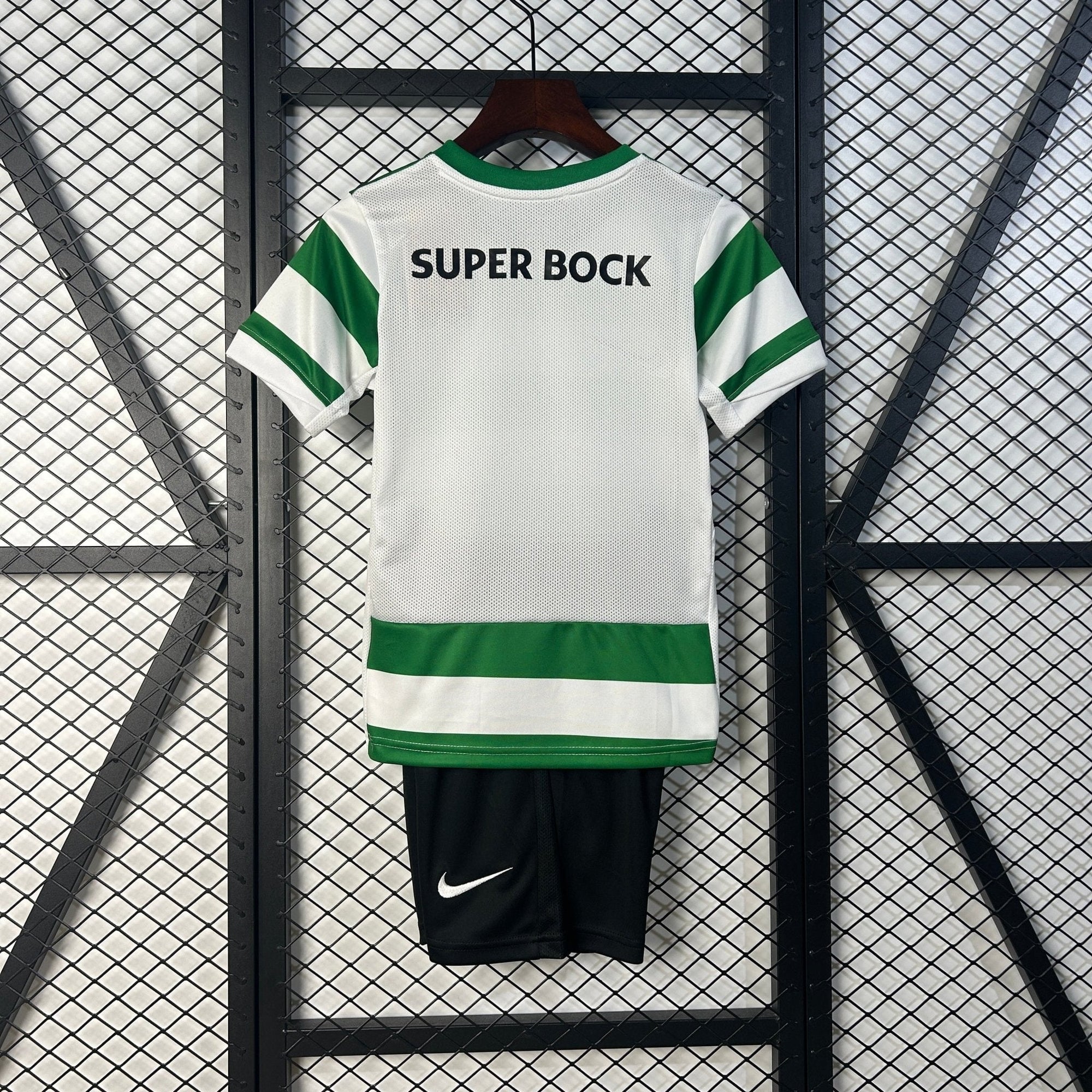 SPORTING LISBOA PRIMERA EQUIPACIÓN 25/26 NIÑOS - Bota de Oro Tienda
