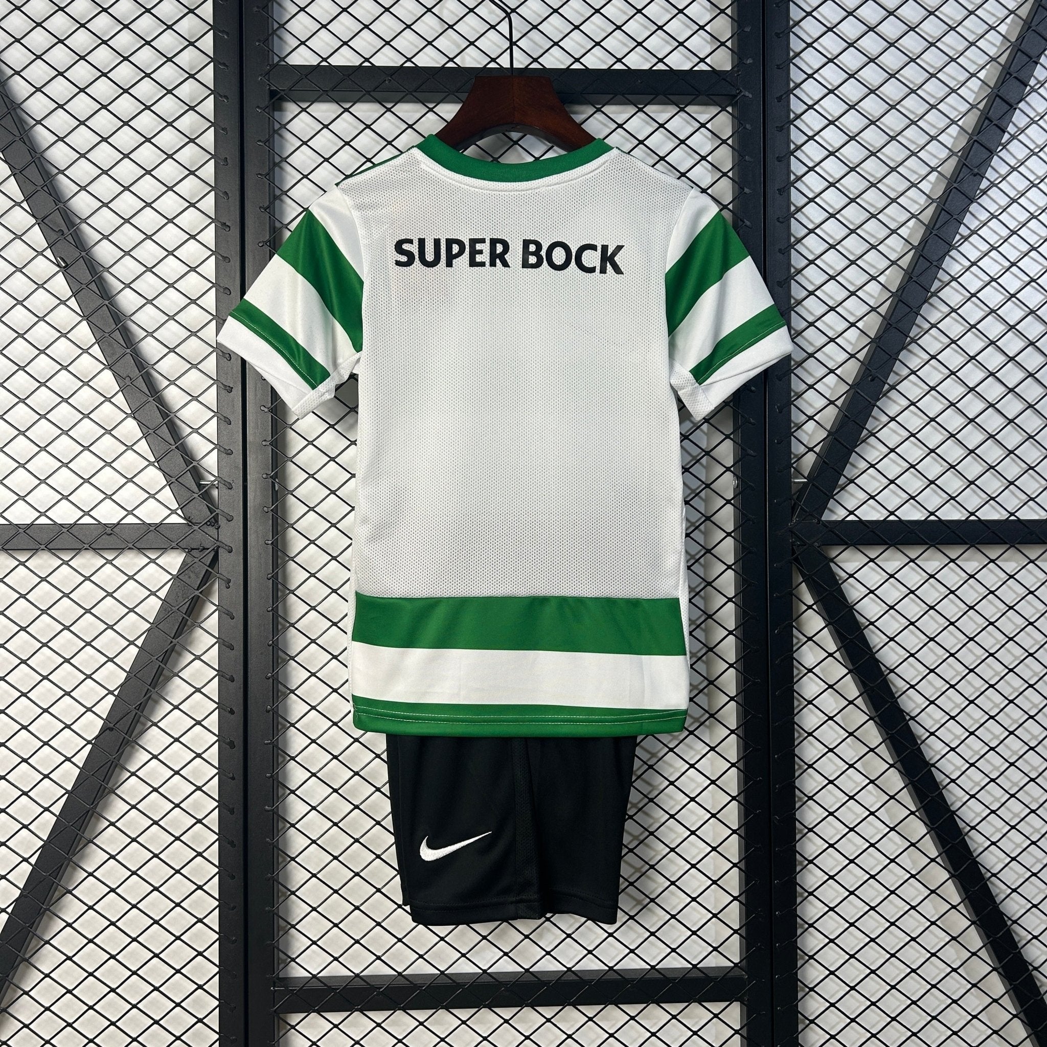 SPORTING LISBOA PRIMERA EQUIPACIÓN 25/26 NIÑOS - Bota de Oro Tienda