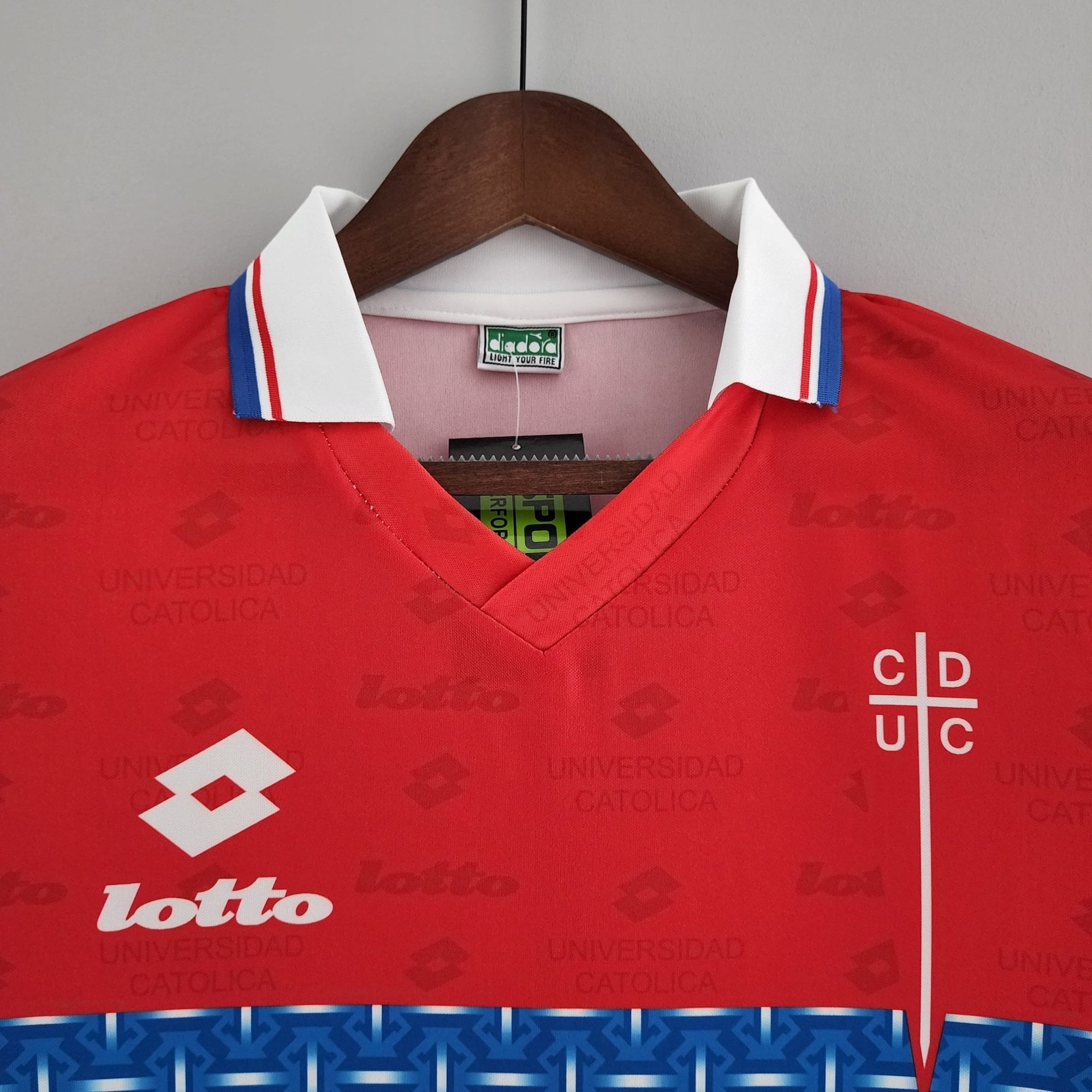UNIVERSIDAD CATÓLICA II 96 MANGA LARGA HOMBRE (RETRO) - Bota de Oro Tienda