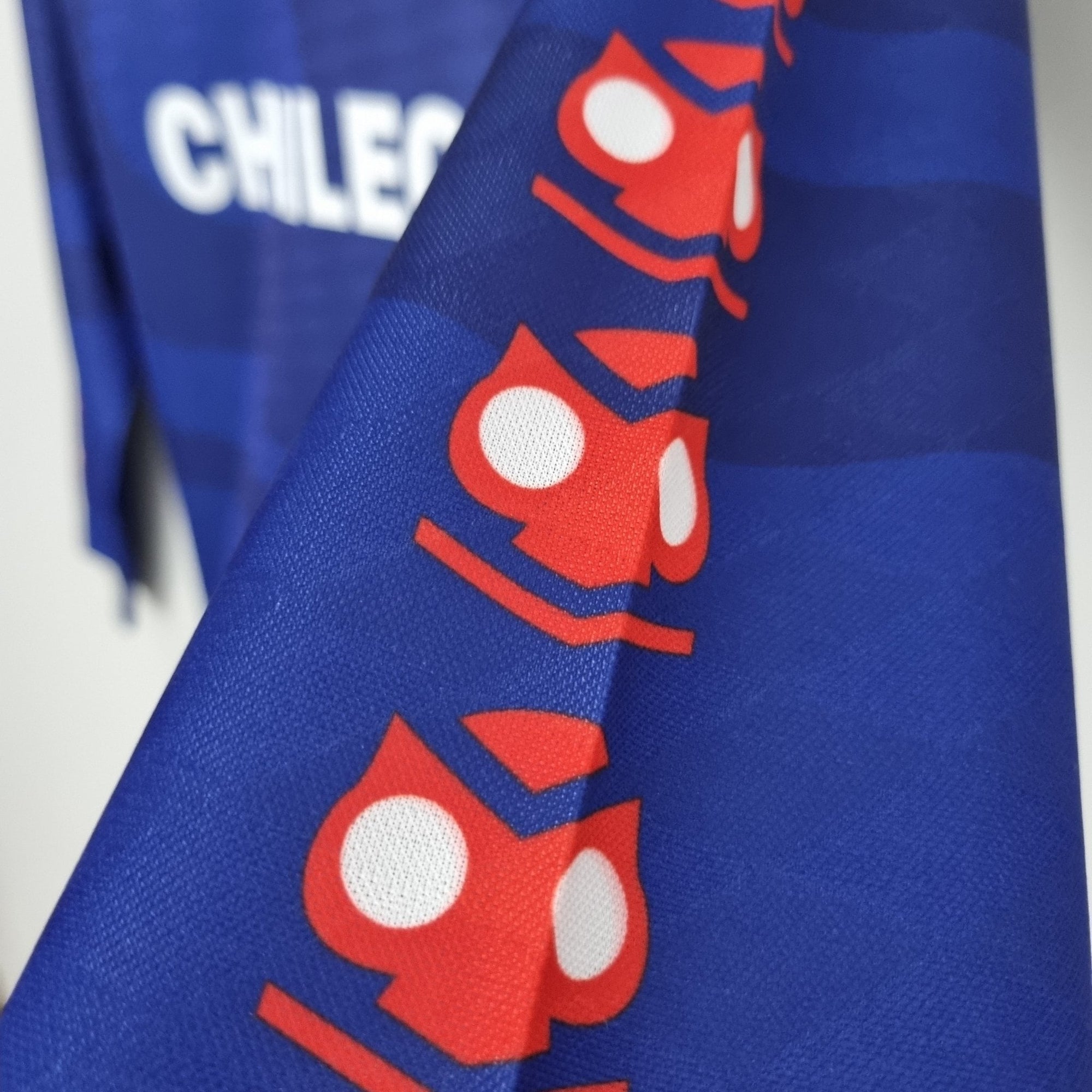 UNIVERSIDAD DE CHILE I 96 MANGA LARGA HOMBRE (RETRO) - Bota de Oro Tienda