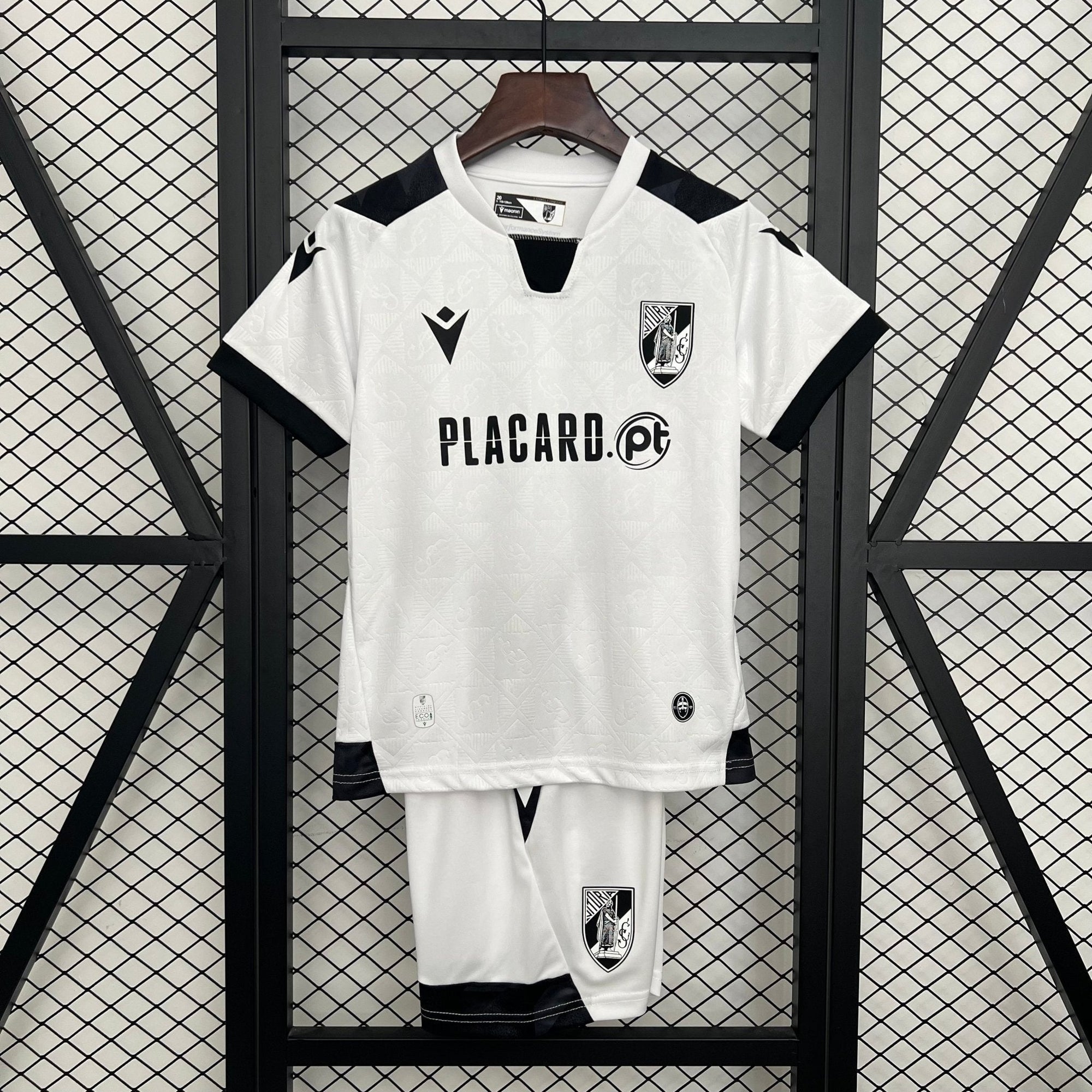 VITORIA SC PRIMERA EQUIPACIÓN 25/26 NIÑOS - Bota de Oro Tienda
