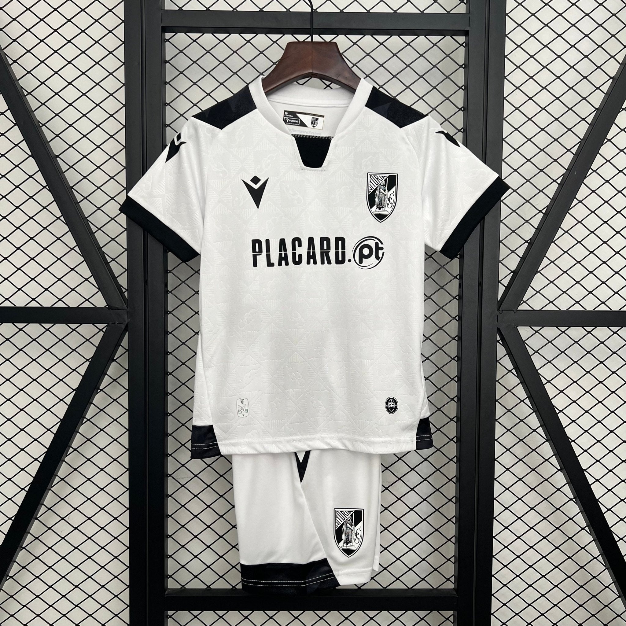 VITORIA SC PRIMERA EQUIPACIÓN 25/26 NIÑOS - Bota de Oro Tienda