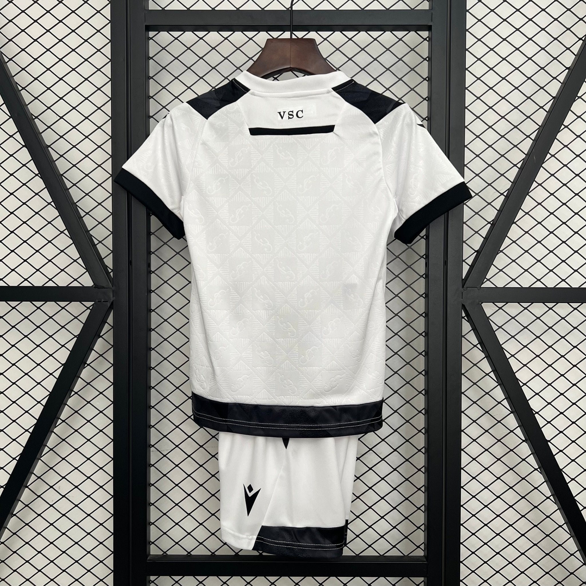 VITORIA SC PRIMERA EQUIPACIÓN 25/26 NIÑOS - Bota de Oro Tienda